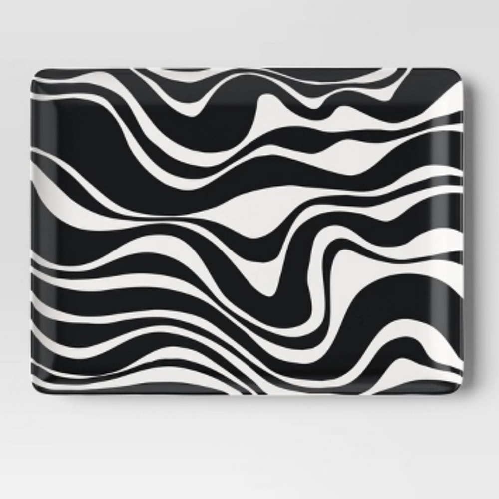 Room Essentials NWT Wavy Melamine Rectangular Serving Platter Black/White